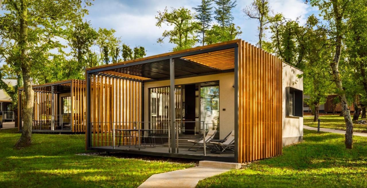Villa mit 1 Zimmer und Terrasse